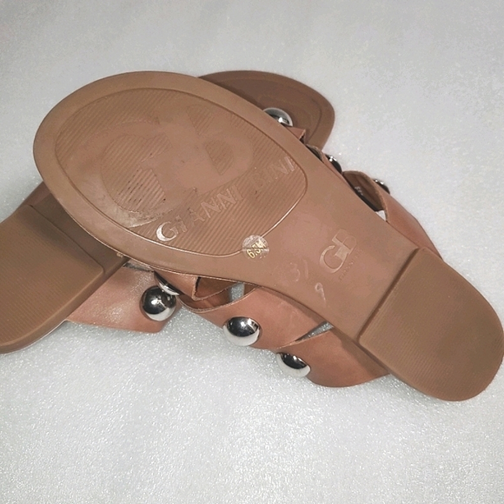 Gianni Bini slip on silver studs leather 6.5 - Picture 8 of 8